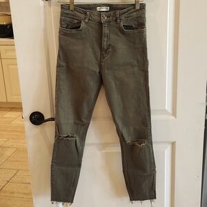 ZARA WOMAN Olive Green Skinny Jeans Size 6 Distressed Knees Raw Hem